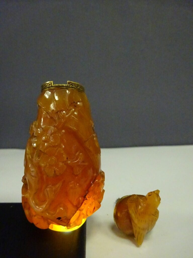 [-] ENSEMBLE DE DEUX (2) OBJETS - Chine, - Comprenant : - - Une tabatière en pi…