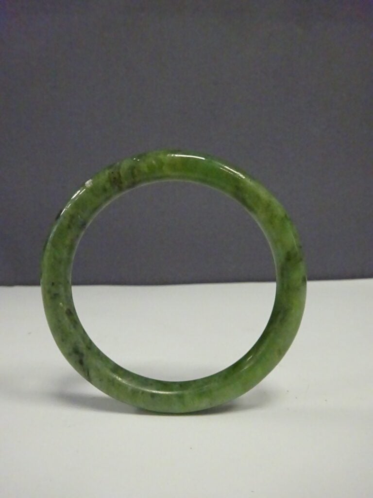 [-] ENSEMBLE DE DEUX (2) OBJETS - Chine, - Comprenant : - - Une tabatière en pi…