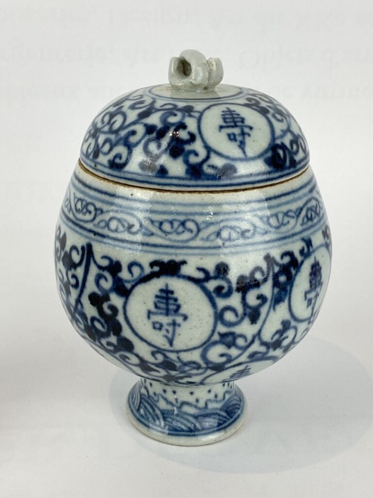 Ensemble de deux (2) porcelaines émaillée bleu blanc - Chine - Comprenant une p…