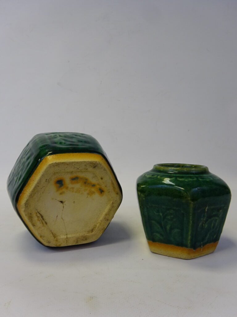 ENSEMBLE DE DEUX (2) POTS EN TERRE CUITE EMAILLE VERT - Vietnam ou Chine du Sud…