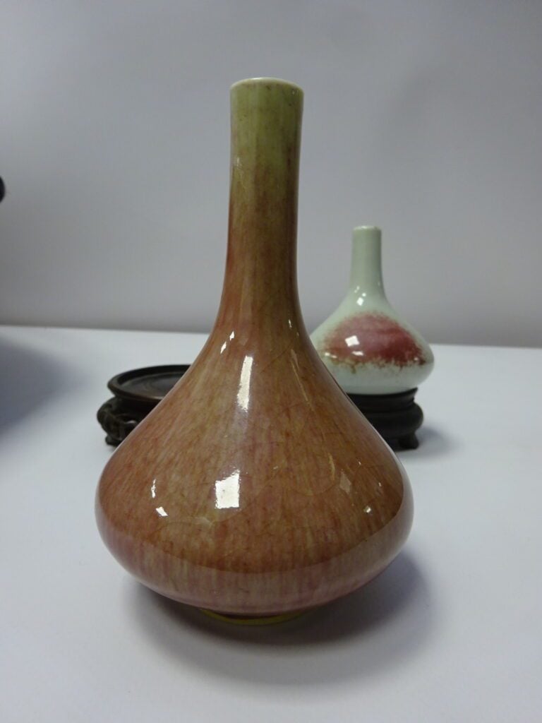 ENSEMBLE DE DEUX (2) VASES MINIATURES EN CERAMIQUE, LANGYAO(?) - Chine, Moderne…