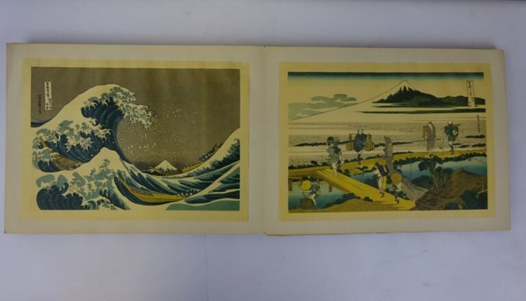 ENSEMBLE DE DEUX ALBUMS DE REPRODUCTIONS, D'APRES HOKUSAI ET HIROSHIGE - Les tr…