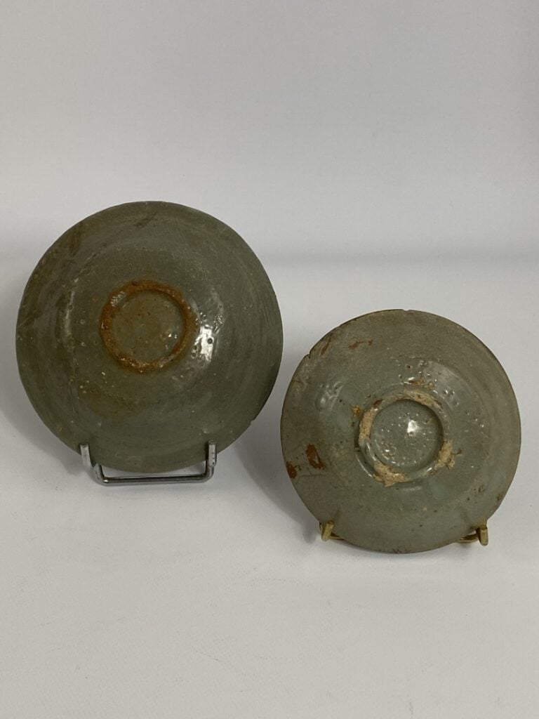 Ensemble de deux coupes en grès céladon craquelé - Corée, Probable travail de l…