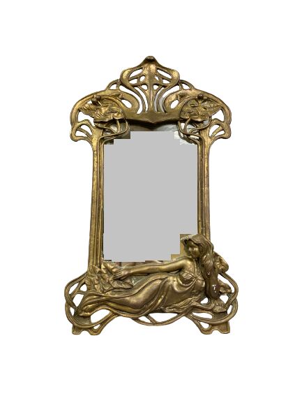 Ensemble de deux miroirs à poser en bronze doré et métal à décor de femme et ri…