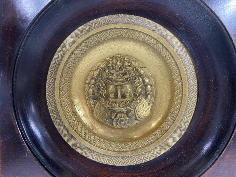 Ensemble de deux paires de médaillons en bronze doré représentant un profil d'h…