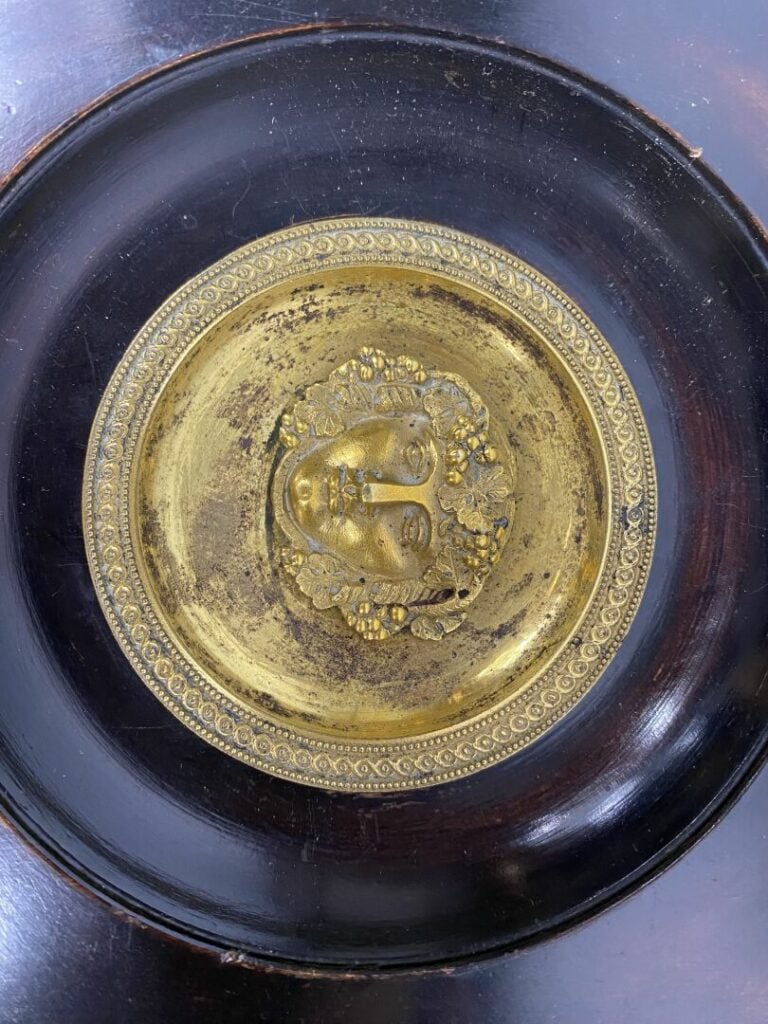 Ensemble de deux paires de médaillons en bronze doré représentant un profil d'h…
