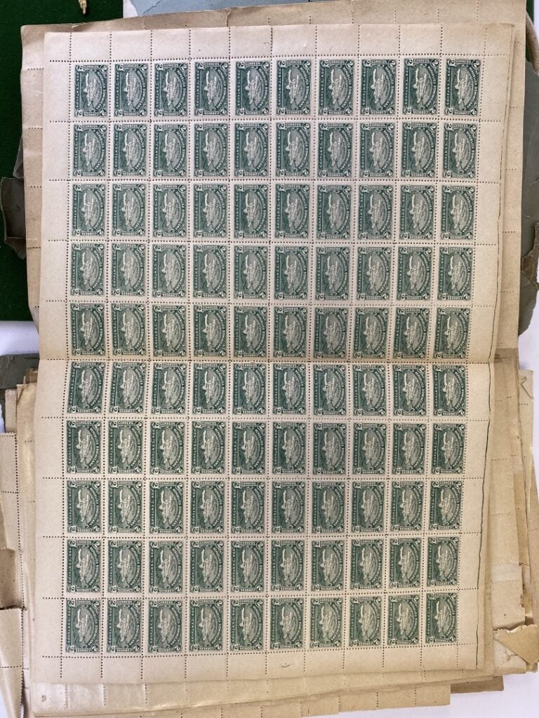 Ensemble de médailles - Comprenant - - Ensemble de médailles notamment insignes…