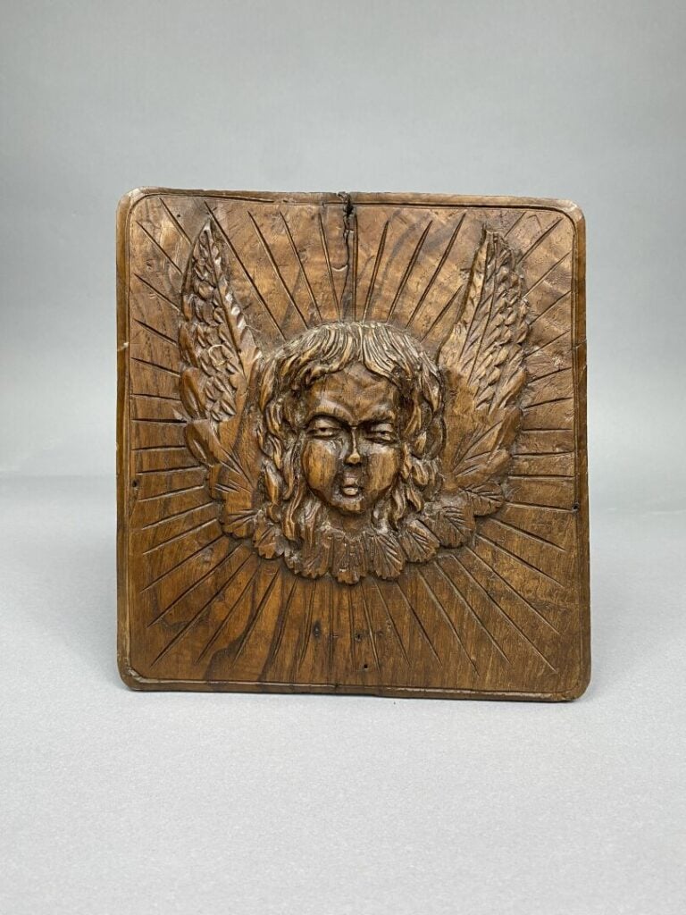 Ensemble de panneaux de bois sculpté comprenant une suite de deux panneaux scul…