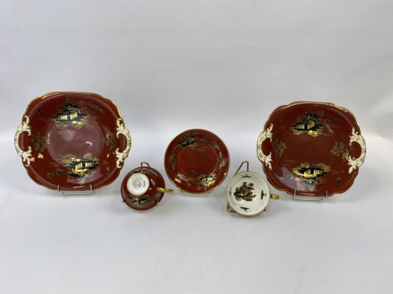 ENSEMBLE DE PORCELAINES ANGLAISES DANS LE GOUT JAPONISANT - Angleterre - Ensemb…