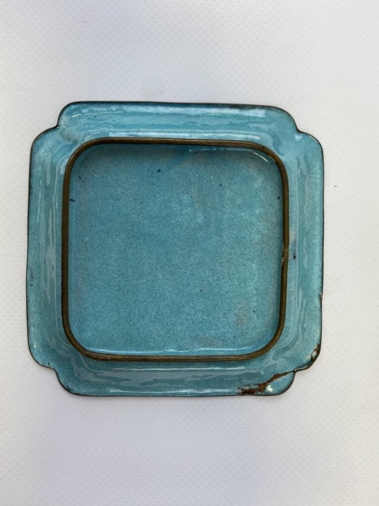 ENSEMBLE DE QUATRE (4) COUPELLES EN EMAUX SUR CUIVRE - Chine ou Vietnam - De fo…
