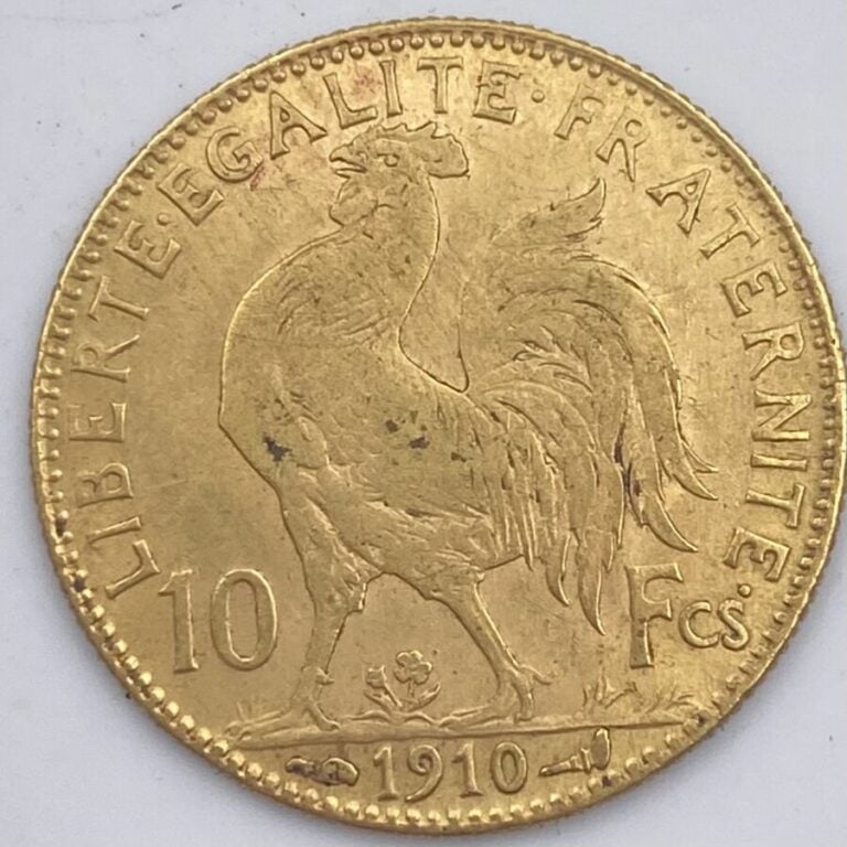 Ensemble de quatre pièces en or comprenant : - -Une pièce de 10 Francs or type"…