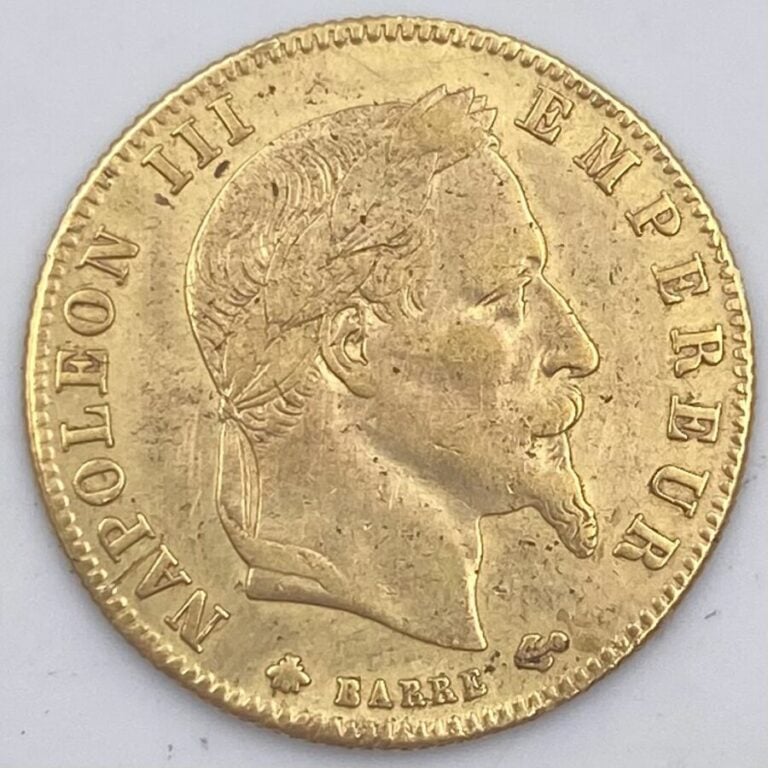 Ensemble de quatre pièces en or comprenant : - -Une pièce de 10 Francs or type"…