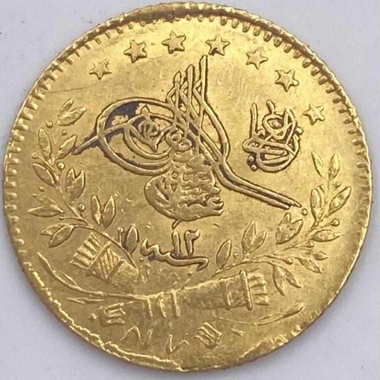 Ensemble de quatre pièces en or comprenant : - -Une pièce de 10 Francs or type"…
