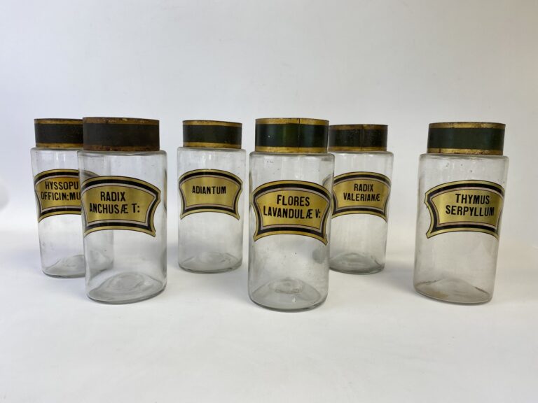 Ensemble de six pots à pharmacie en verre avec leurs étiquettes - H: 21,5 cm