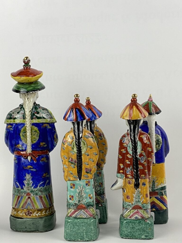 Ensemble de sujets en céramiques émaillées représentants des mandarins - Chine…