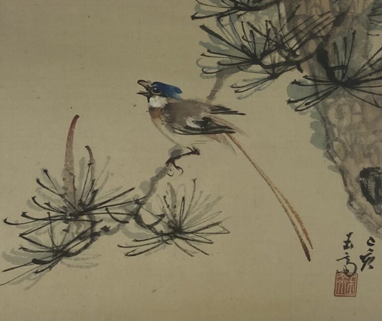 ENSEMBLE DE TROIS PEINTURES SUR SOIE - Chine - A décor d'oiseaux branchés dont…