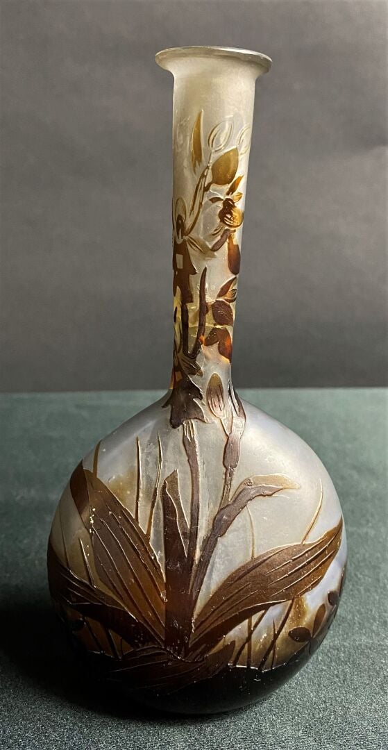 Etablissement GALLE - Vase soliflore à panse lenticulaire et long col - Epreuve…