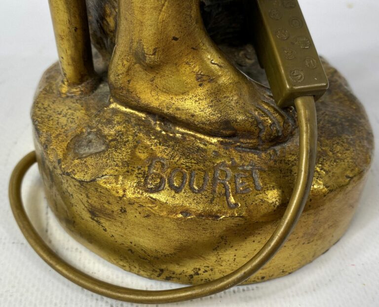 Eutrope BOURET (1833-1906) - Sujet en régule patiné doré représentant David vai…