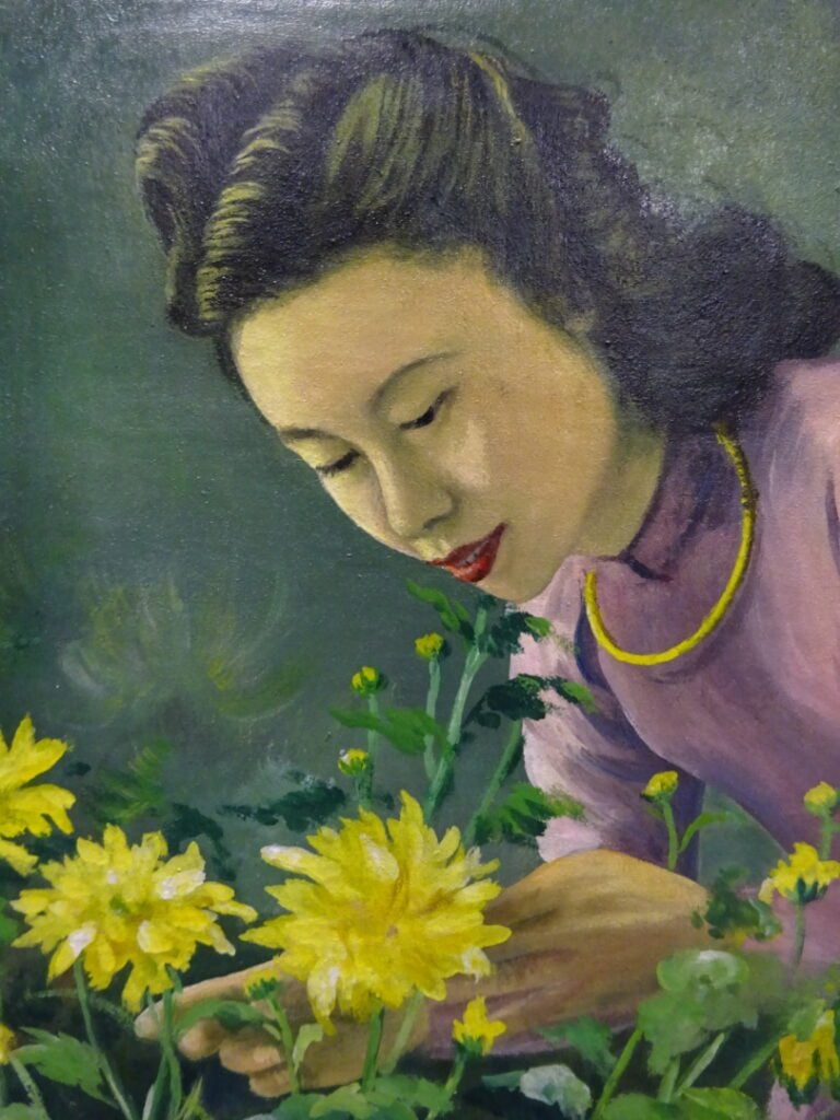 FEMME AUX CHRYSANTHEMES JAUNES - Chine ou Vietnam - Huile sur toile - Cachet en…