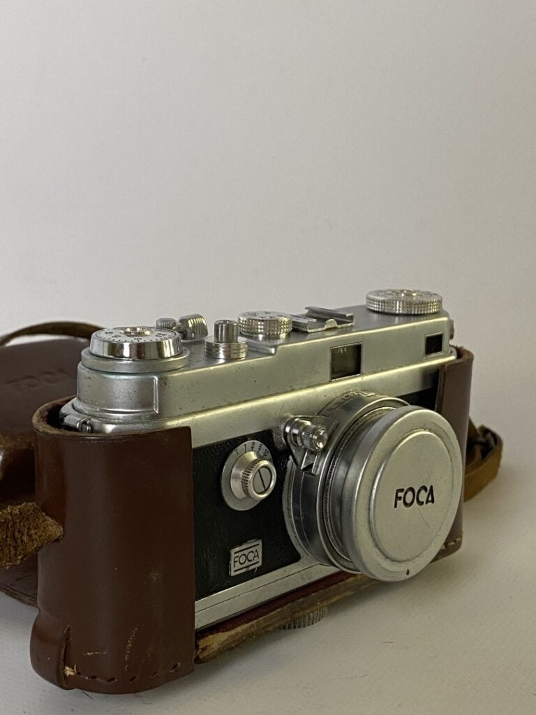 FOCA - Appareil photo dans son étui