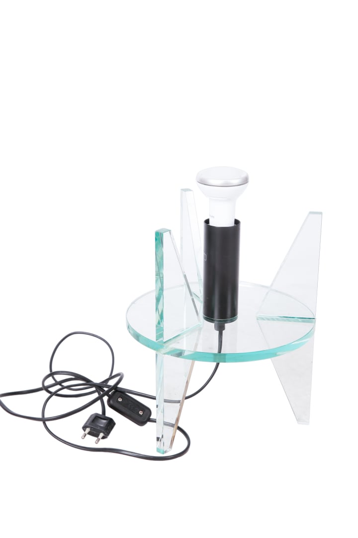 FONTANA ARTE - Lampe Modèle 2748 à piétement tripode en ailettes en verre trans…