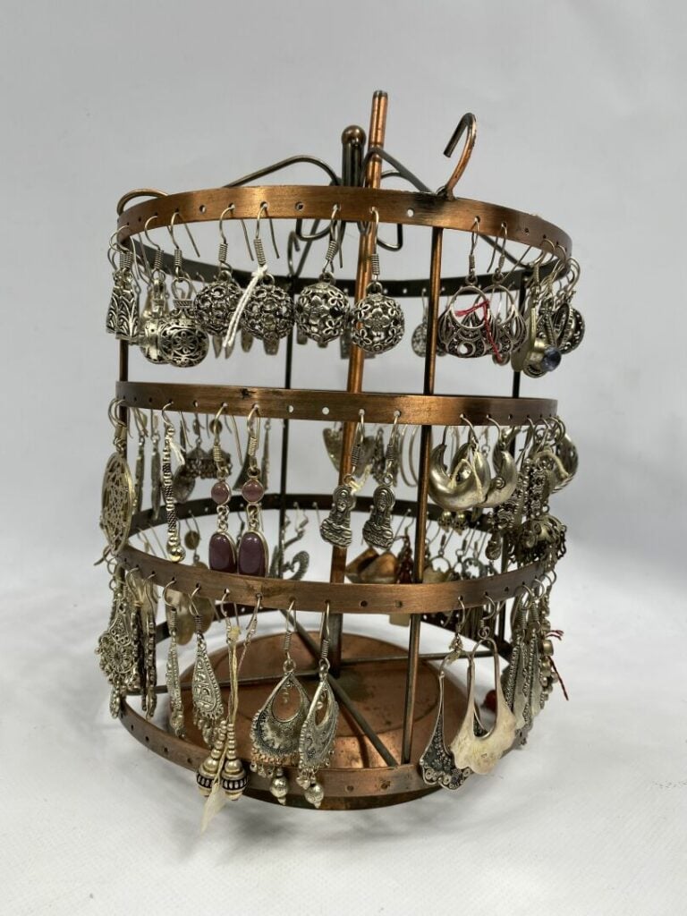 Fort lot de pendants d'oreilles et boucles d'oreilles en métal argenté ou bas t…