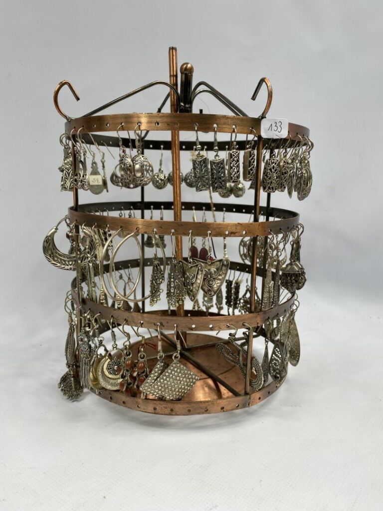 Fort lot de pendants d'oreilles et boucles d'oreilles en métal argenté ou bas t…
