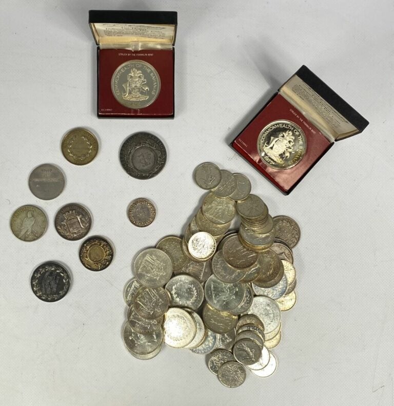 Fort lot de pièces de monnaie en argent (925) dont 10 francs, 50 francs, 5 fran…