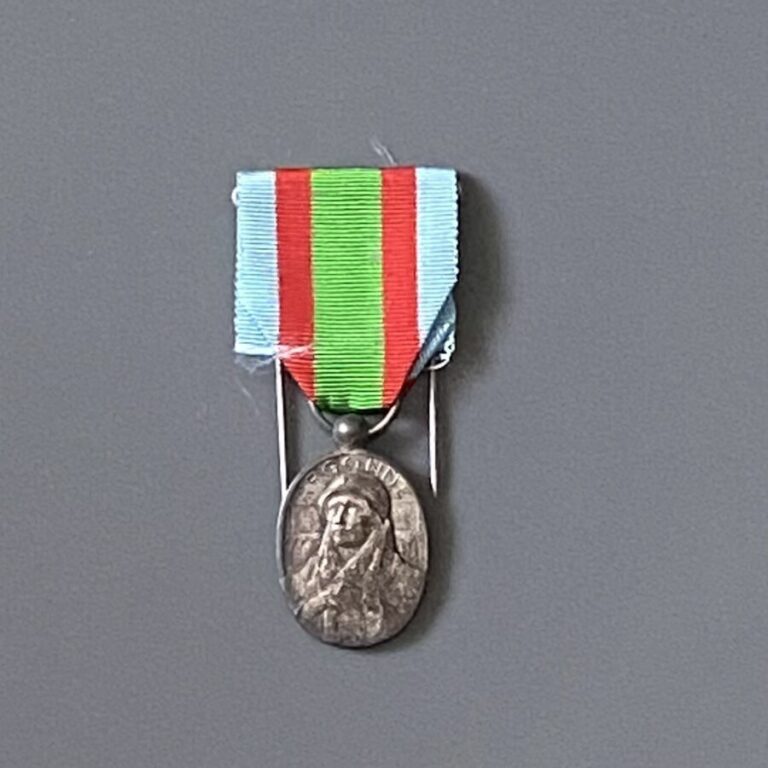 FRANCE - Médaille de l'Argonne et du Vauquois, en bronze argenté, ruban. TTBn