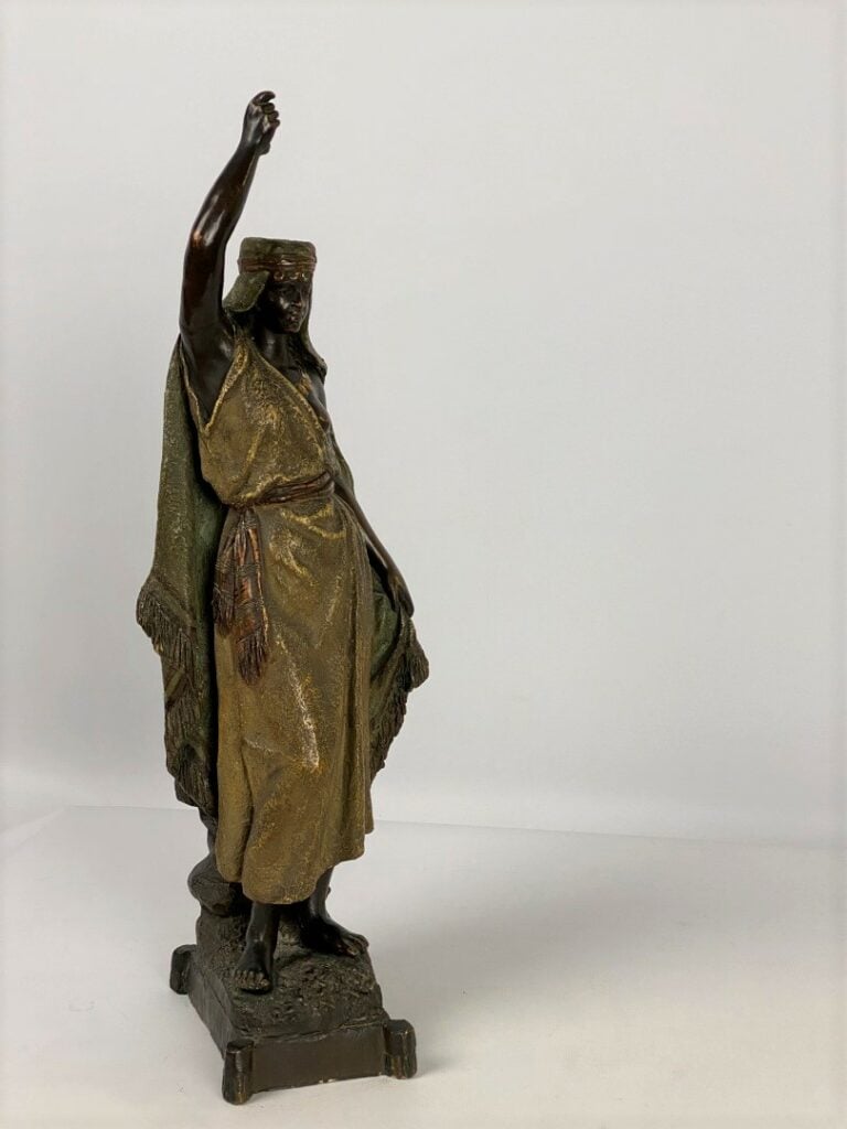 Friedrich GOLDSCHEIDER Edition - Porteuse d'eau - Epreuve en terre cuite patiné…