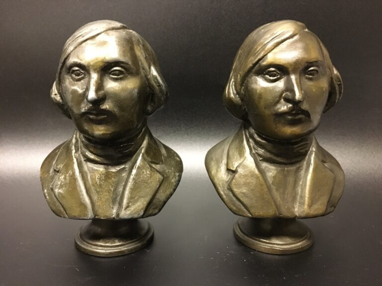 GERASIMENKO (XXème siècle). - Bustes de Nikolai Gogol. - Deux statuettes en rég…
