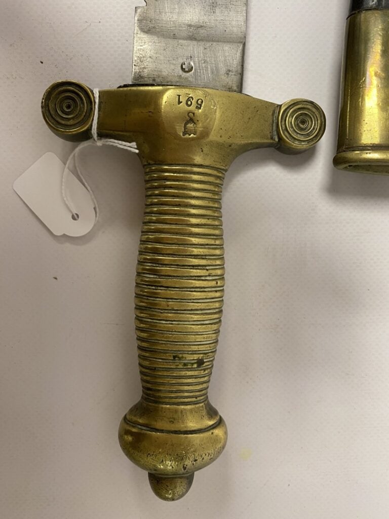 Glaive de sapeur suisse, modèle 1831, poignée en laiton cannelée, la lame en fe…