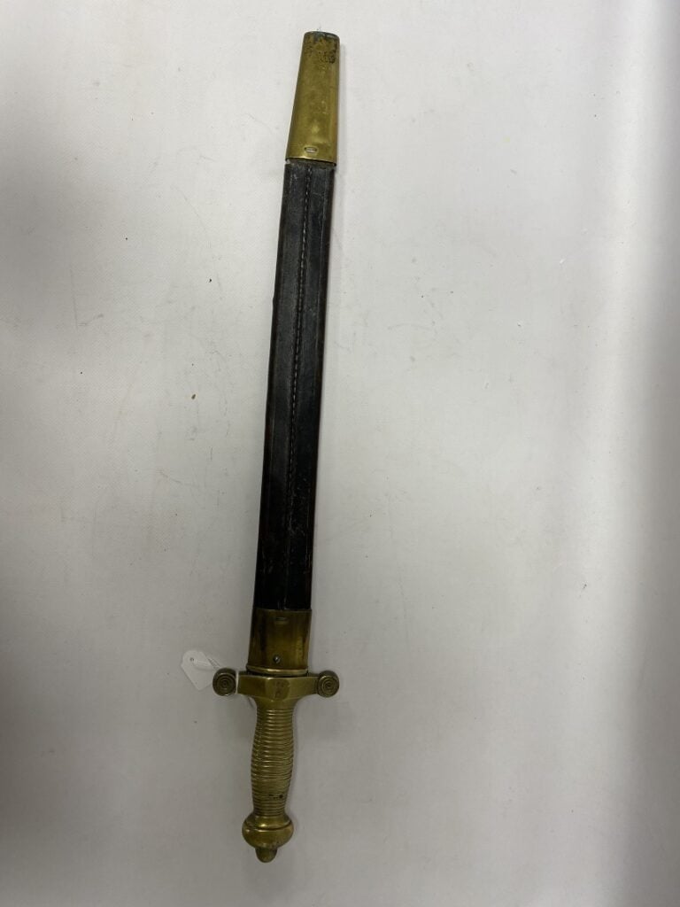 Glaive de sapeur suisse, modèle 1831, poignée en laiton cannelée, la lame en fe…