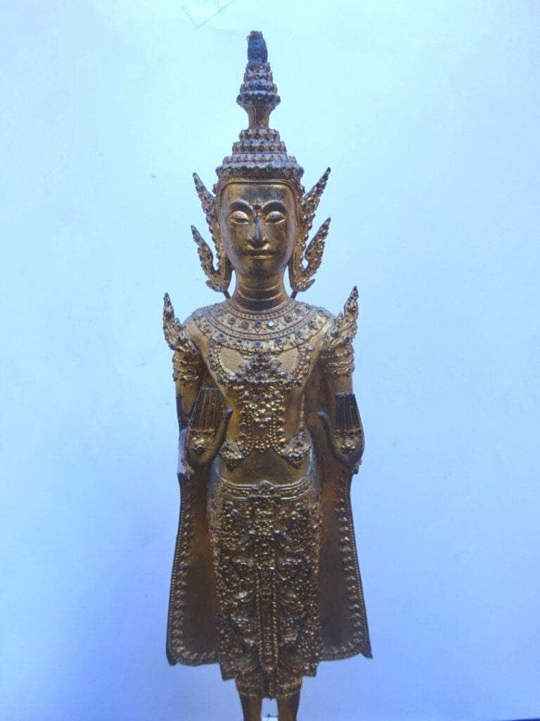 [-] GRAND BOUDDHA EN ALLIAGE CUIVREUX LAQUE OR - Thailande, Ratanakosin - debou…