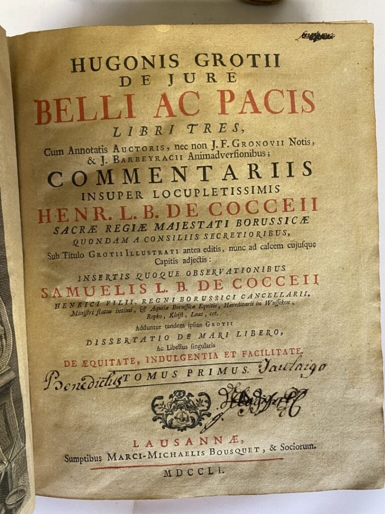 GROTIUS (Hugo) : - De Iure Belli Ac Pacis: Libre Tres. Cum annotatis auctoris,…