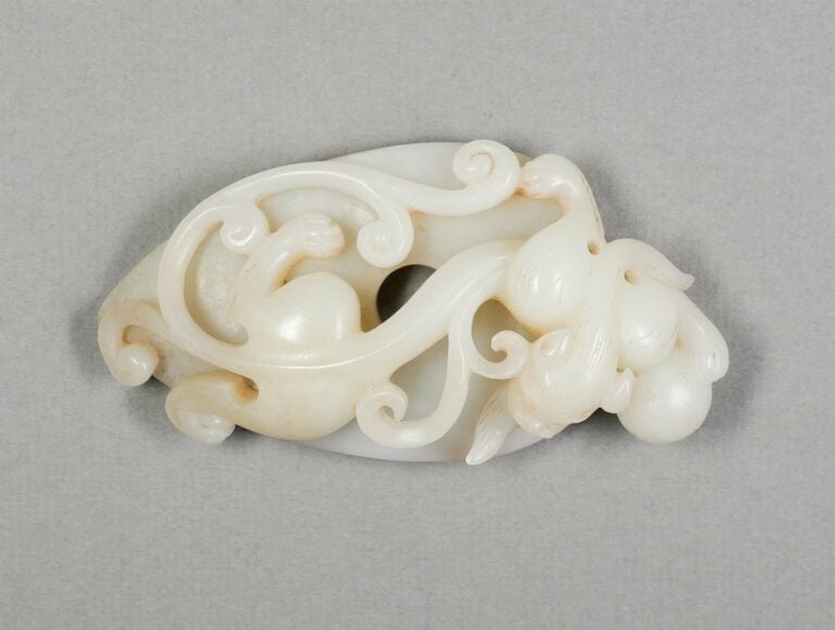 [.] GROUPE EN JADE NEPHRITE AU DRAGON CHI ET AU DISQUE BI - Chine - Sculpté dan…