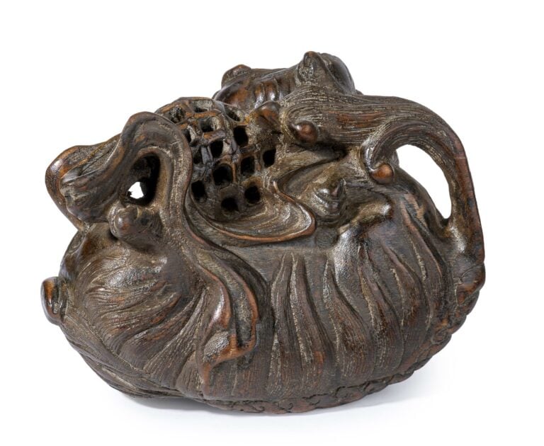 GROUPE MONOXYLE AUX DEUX LIONS BOUDDHIQUES / FU - Chine, XXe siècle - Bois lége…