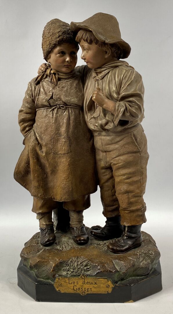 Groupe sculpté en terre cuite polychrome patinée, titré "Les deux gosses" - H :…