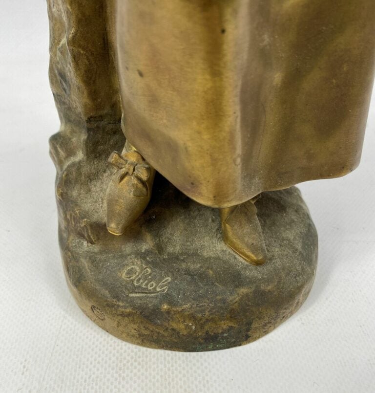 Gustavo OBIOLS DELGADO (1858-1910) - Elégante - Epreuve en bronze patiné, signé…