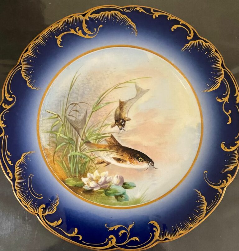HAVILAND - Service en porcelaine bleue aux poissons