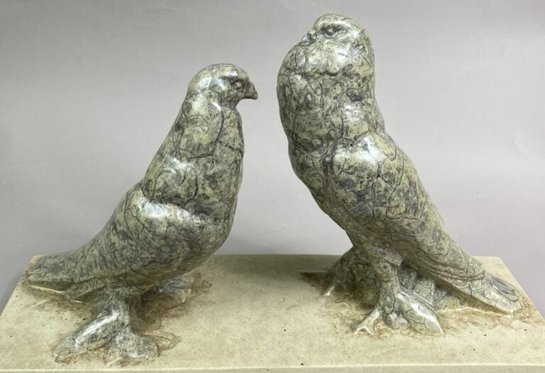 Henri GUINGOT (1897-1952) - MOUGINS - NANCY - Couple de pigeons en céramique cr…