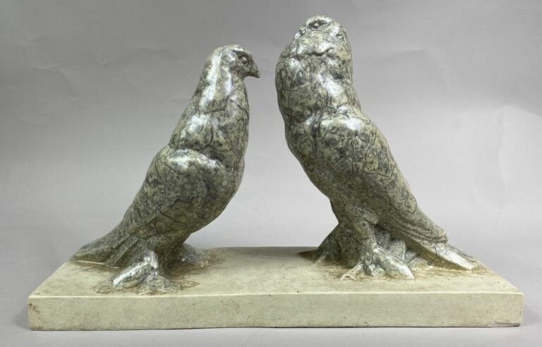 Henri GUINGOT (1897-1952) - MOUGINS - NANCY - Couple de pigeons en céramique cr…