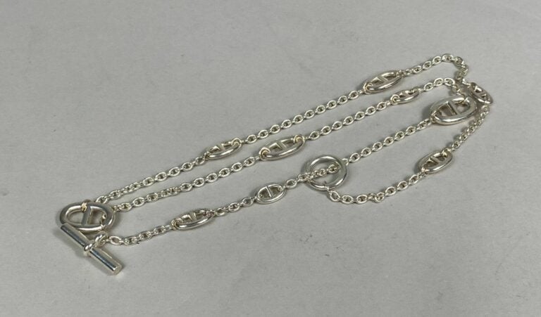 HERMES Paris - Sautoir modèle Farandole en argent (925), signé - Poids : 70.7g…