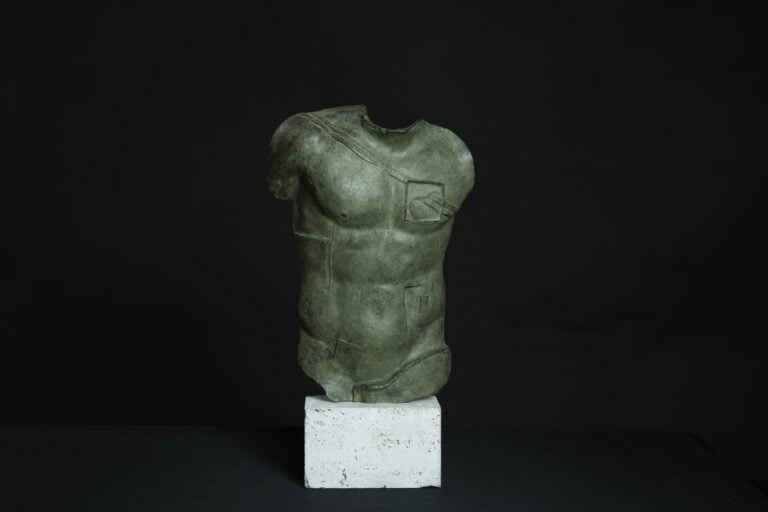 Igor MITORAJ (1944-2014) - Persée, 1988 - Sculpture en bronze à patine vert ant…