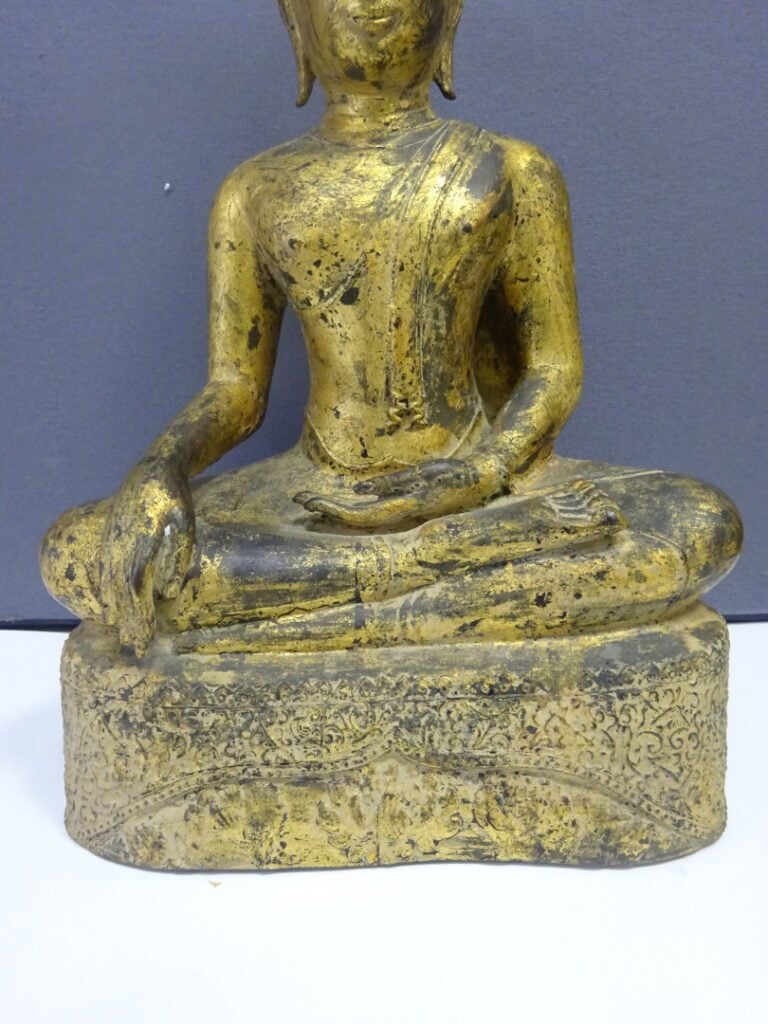 IMPORTANT BOUDDHA EN BRONZE LAQUE OR - Thailande, - Bouddha assis en padmasana…