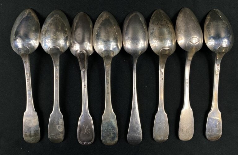 Important ensemble de couverts en argent, XVIIIe et XIXe siècles, modèle uni ou…