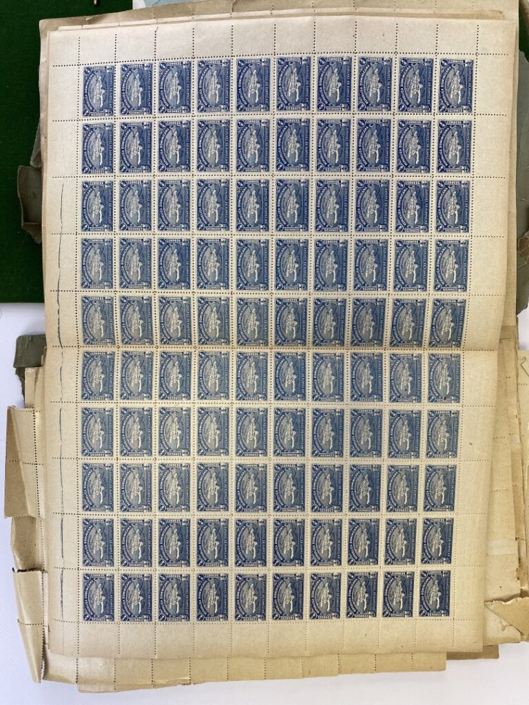 Important ensemble de timbres de la République Dominicaine - Nombres de planche…