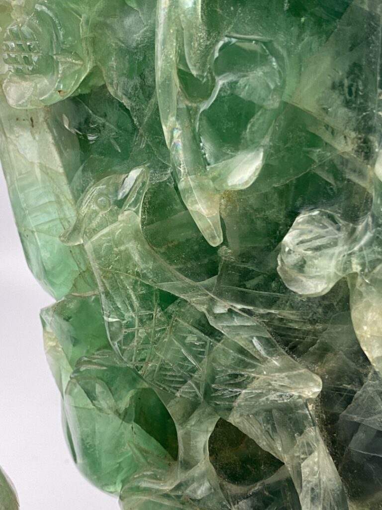 Important vase couvert archisant en fluorite verte - Chine XXe - Vertical, mono…