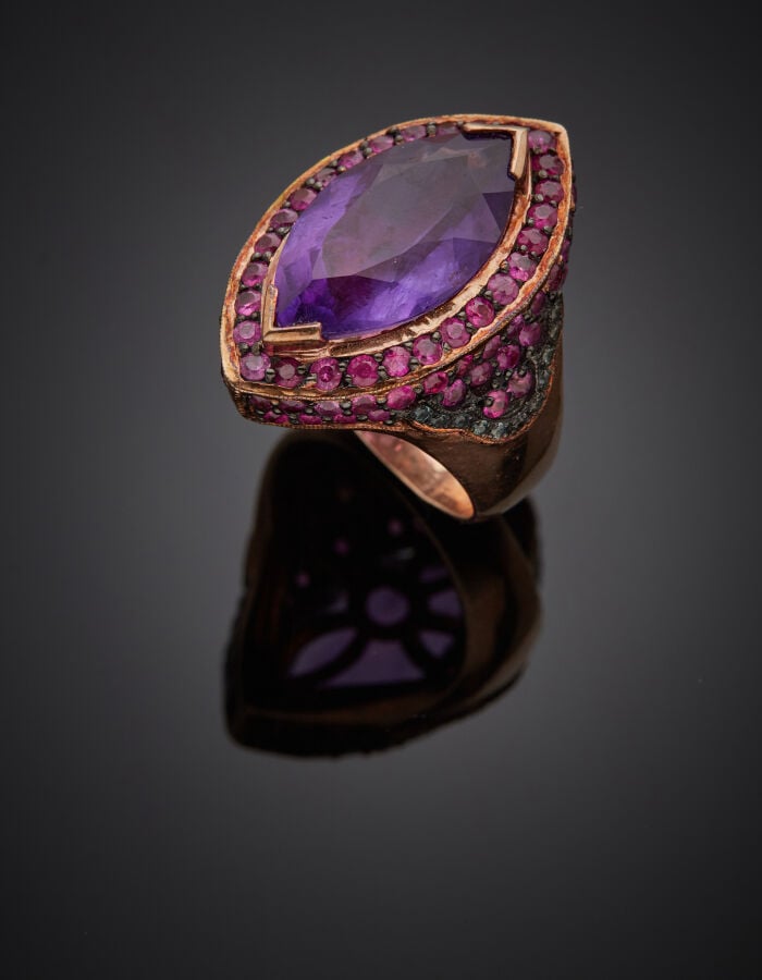 Importante BAGUE « marquise » en vermeil (925‰) serti d'une améthyste de forme…