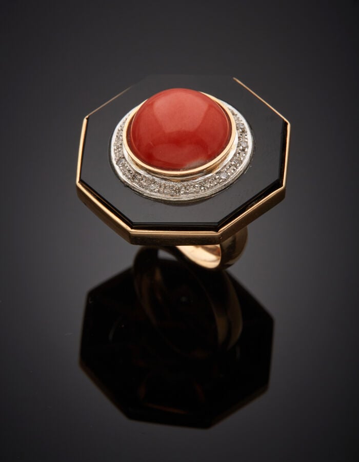 Importante BAGUE octogonale en or rose et or gris (585‰) 14 carats, ornée d'un…